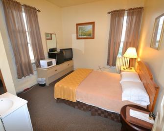 Perfect Stay Inn & Suites - Blair - Bedroom