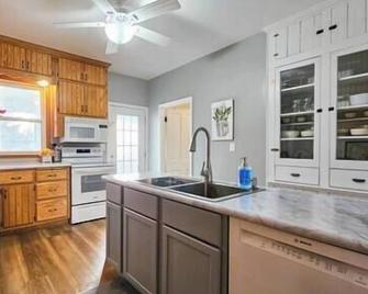 Near lakes and restuarants - Winneconne - Küche