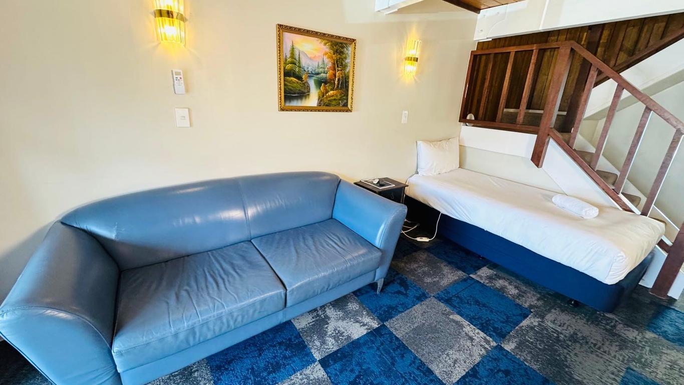 Apex on Fenton Motel
