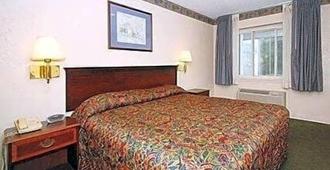New Haven Inn - New Haven - Bedroom