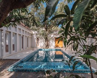 Le Casa Lion Resort A Premium Resort In Sasan Gir - Sasan Gir - Pool