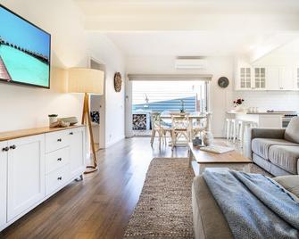 Happy Valley - Rye - Living room