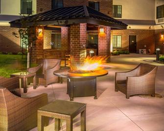 King Studio. Free Breakfast Buffet. Pool & Gym Access. - דנבר - פטיו