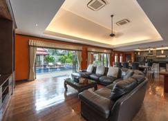 Villa Sri Suri - Rawai - Living room