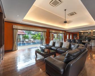 Villa Sri Suri - Rawai - Wohnzimmer
