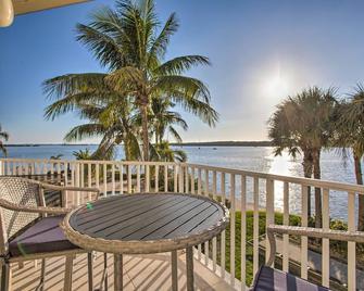 Bayfront Retreat Private Balcony and Pool Access! - St. Petersburg - Varanda