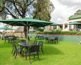 Montclair Resort & Conference - Juliasdale - Patio