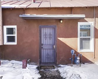 Studio Casita-15 min walk to Downtown Plaza - Santa Fe - Building