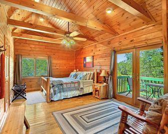 Rim Rock I Blanco, Log Cabin , Pool, Hot Tub, 10 acres of Nature to Explore - Blanco - Bedroom