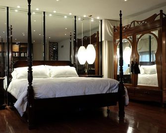 Manioca Manor Tech Football Weekender Luxury Tailgate, Sm Weddings, House Guest - Lubbock - Bedroom