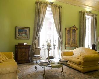 Garibaldi 15 - Marsala - Вітальня