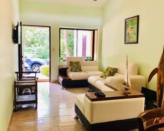 Holiday Beach House In Punta Leona - wprivate Pool - Agujas - Sala de estar