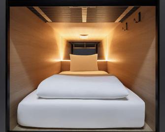 Zedwell Capsule Hotel Piccadilly Circus - London - Kamar Tidur