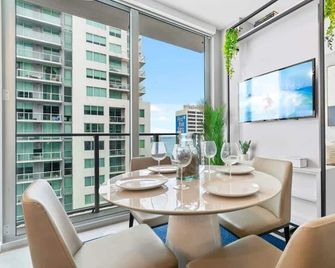 Studio w Pool Pass, View near City Center - Miami - Dining room