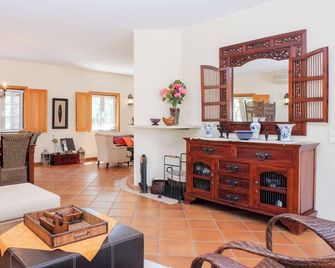 Sunny Villa in Comporta with Private Pool - Alcácer do Sal - Living room