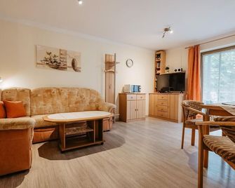 Appartement (37qm) zentral gelegen, geeignet für 2-3 Personen - Bad Füssing - Wohnzimmer