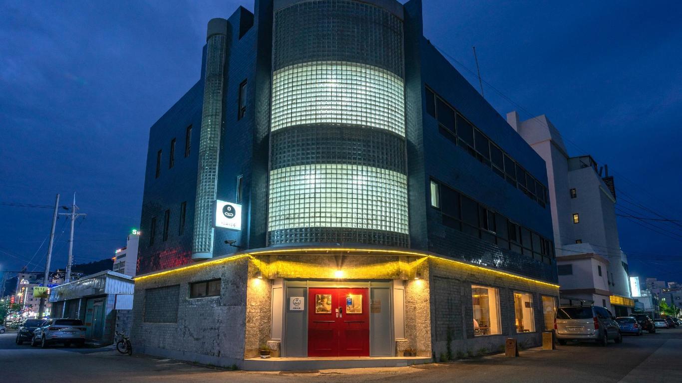 Mireuk Mireuk Beer Hostel