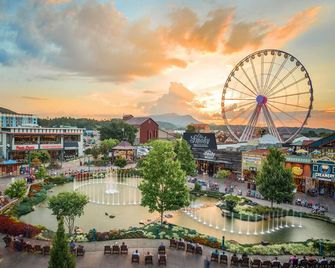 Fire In The Sky - Sevierville - Extérieur
