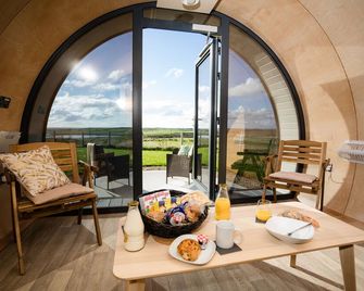 Belmullet Glamping - Belmullet - Living room