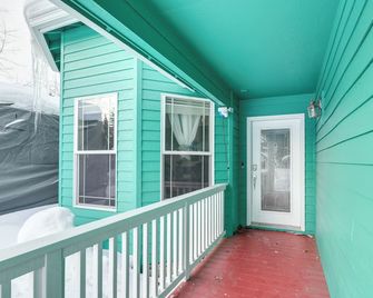 Anchorage Home about 8 Mi to Downtown! - Anchorage - Balcony