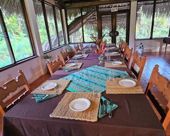 Creekside Oasis - פונטה גורדה - מסעדה