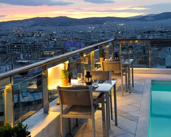 Dorian Inn, Sure Hotel Collection by Best Western - Athene - Balkon