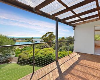 The Best Scamander Beach House! - Scamander