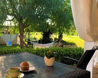 Masseria Capece bed & breakfast - Uggiano la Chiesa - Patio