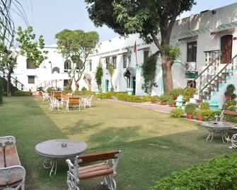 The Fort Nalagarh - Nālāgarh - Patio