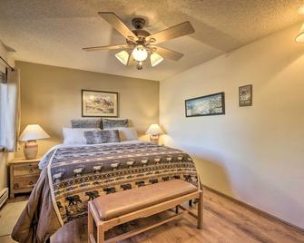 Cozy Pagosa Condo Stunning Mountain and Lake Views! - Pagosa Springs - Bedroom