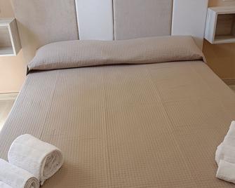Mary's rooms - Parghelia - Schlafzimmer