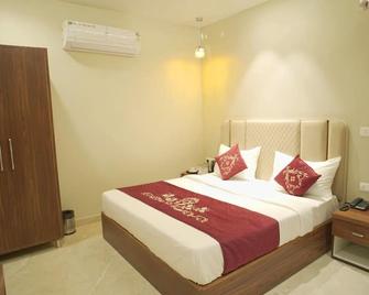 Hotel Pushpdeep Residency - Sahāranpur - Bedroom