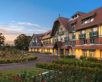 Renaissance Paris Hippodrome de St. Cloud Hotel - Rueil-Malmaison - Edificio