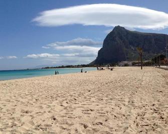 Open Space San Cusumano - Erice - Spiaggia
