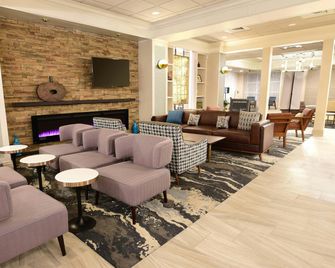 Four Points by Sheraton York - York - Lounge