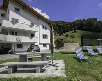Apartment Susi by Interhome - Flirsch