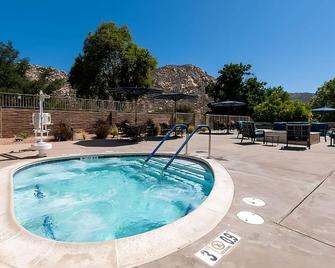 Best Place to Unwind! Free Parking, Full Kitchen! - Ramona - Piscina