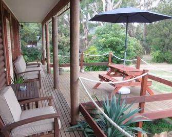 Chloe's Cabin - White Beach - Port Arthur - Patio