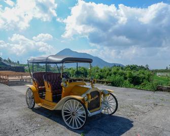 Urbanview Hotel Mountain Palace Kopeng - Salatiga - Gebouw