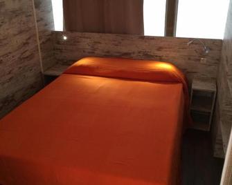 Camping I Melograni - Bibbona - Camera da letto