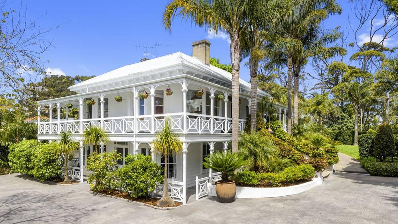 Western Springs Villa To Auckland Centra