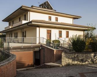 Villa Margherita. Your Apartment In The City - Potenza - Building