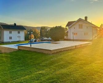 Amazing home in Nome with kitchen - Lunde - Pool