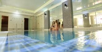 Bardin Hotel - Nowokusnezk - Pool