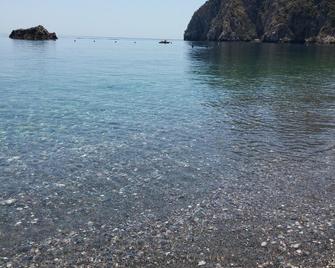 A New And Welcoming Seaside House Near Taormina - Sant'Alessio Siculo - Strand