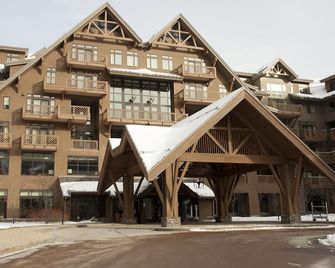 Luxury Studio Ski in -ski out Mt Mansfield Views, Mountain Golf Course Access - Stowe - Edificio