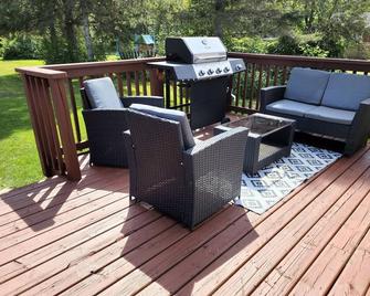 Soovilla 4 Bedroom Dream - Sault Ste Marie - Patio