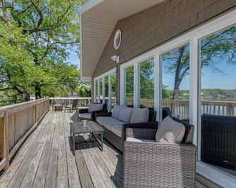 Pet-Friendly Lexington Vacation Rental on Lake! - Lexington - Balkon