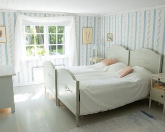 Romantic Villa in historic setting with lake view - Säffle - Habitación