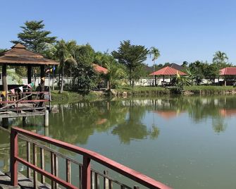 Khwanruen Fishing Resort - Ban Chang - Outdoors view